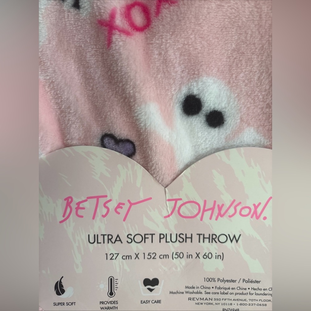 Betsey Johnson Pink Ghost Boo Halloween Throw Blanket 50 x 60"  NEW - Picture 2 of 5